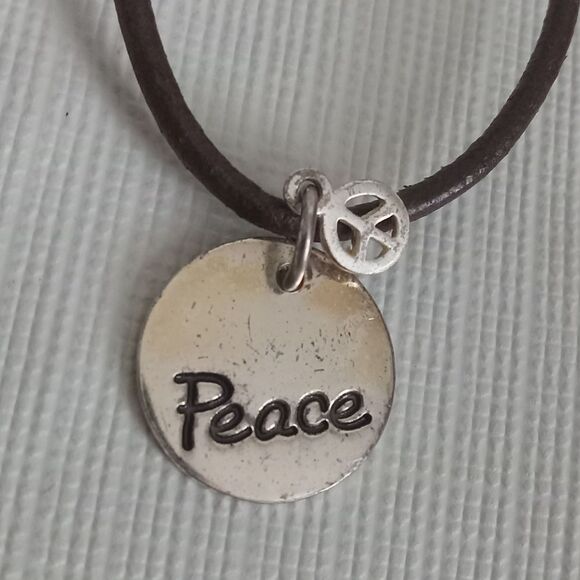 Gold Toned Plated 925 Round Peace Engraved Pendant Lightweight Fashion Necklace - Picture 5 of 10